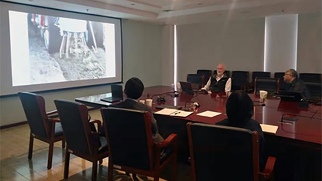 学会邀请英国哈珀亚当斯大学Simon Blackmore教授做学术报告